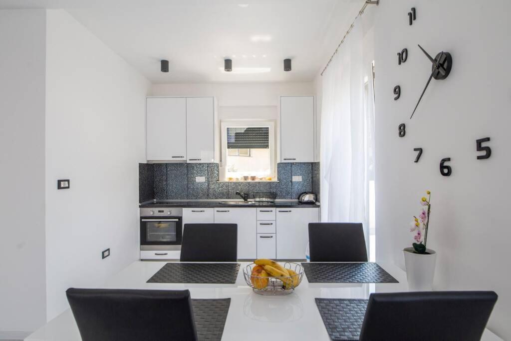 Holiday House Gavran 沃迪切 外观 照片